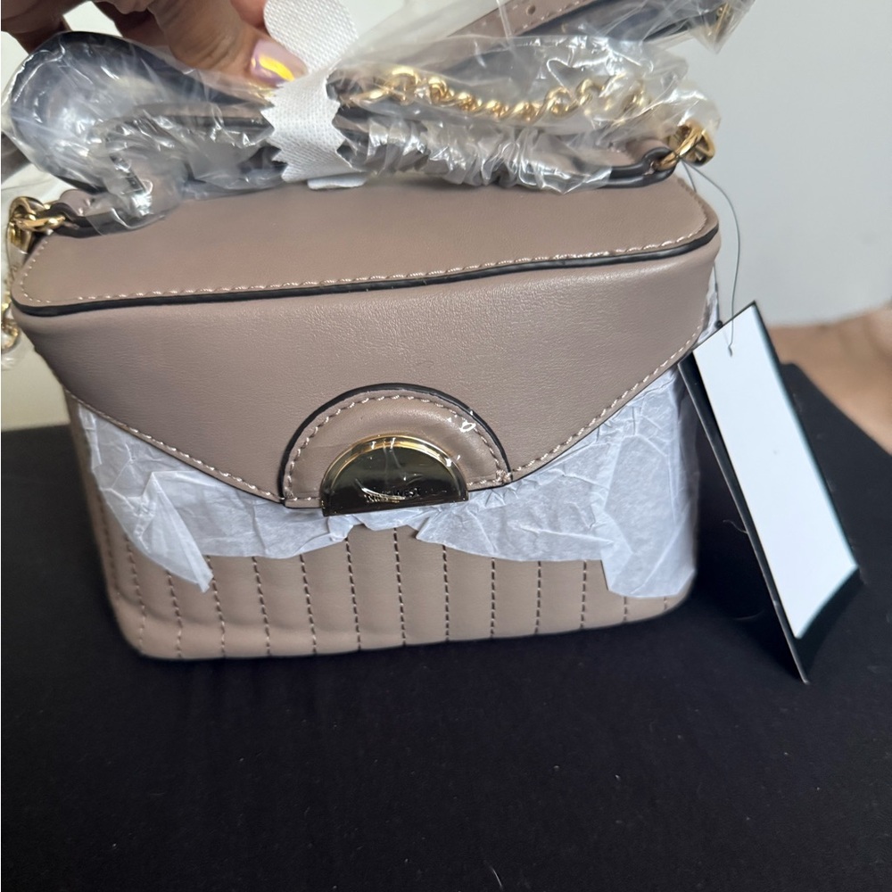 Elegant Beige Women's Bag